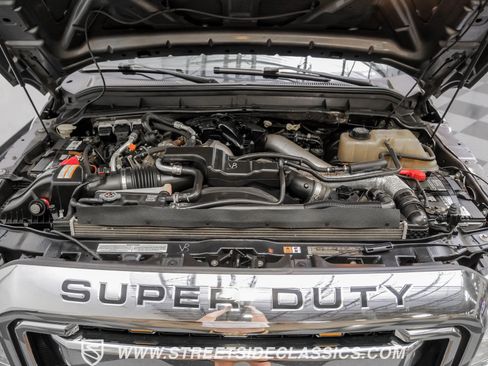 Used 2011 Ford F250 XLT w/ XLT Appearance Pkg image 3