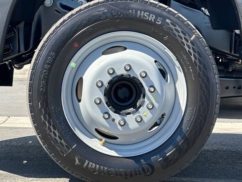 New 2026 Ford F450 XL w/ XL Chrome Package RWD image 21
