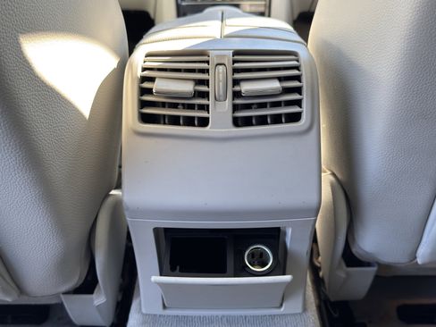 Used 2014 Mercedes-Benz E 350 Sedan image 23