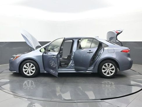 Used 2022 Toyota Corolla LE image 33