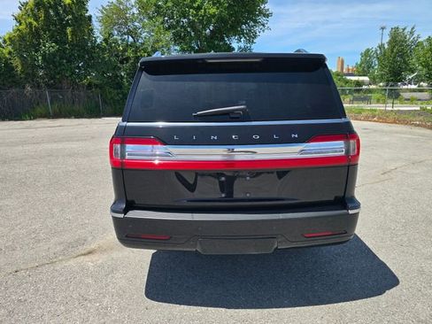 Used 2019 Lincoln Navigator L Reserve w/ Cargo Package AWD/4WD image 4
