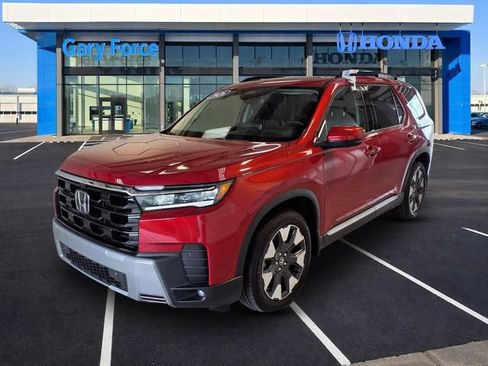Used 2026 Honda Pilot Touring image 4
