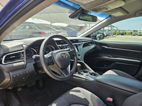 Used 2018 Toyota Camry LE FWD image 11