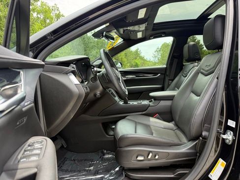 Certified 2025 Cadillac XT5 Premium Luxury w/ LPO, Floor Liner Package AWD/4WD image 25
