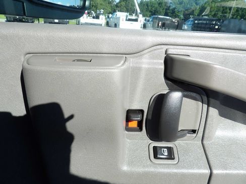 Used 2019 Chevrolet Express 3500 Extended w/ Driver Convenience Package RWD image 29