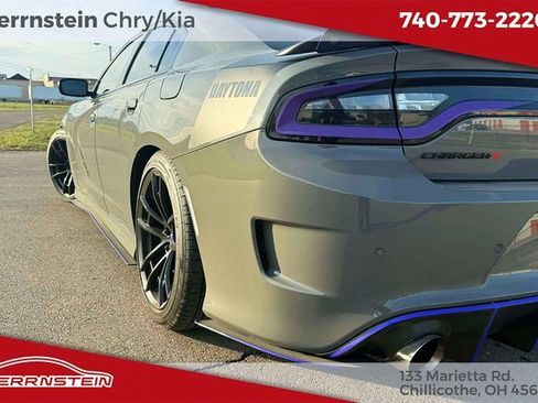 Used 2017 Dodge Charger R/T image 32