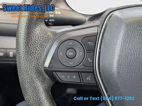 Used 2019 Toyota Camry LE image 15