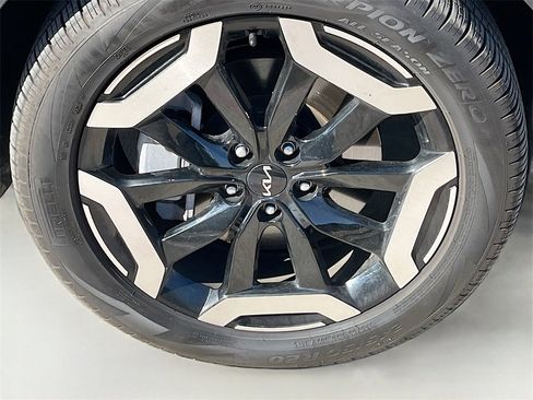 Used 2025 Kia Telluride EX image 34