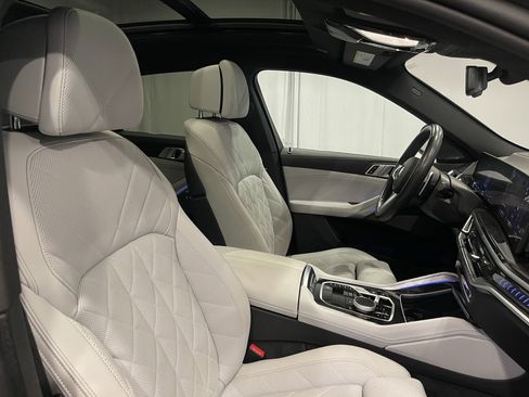 Used 2024 BMW X6 xDrive40i w/ Premium Package image 16