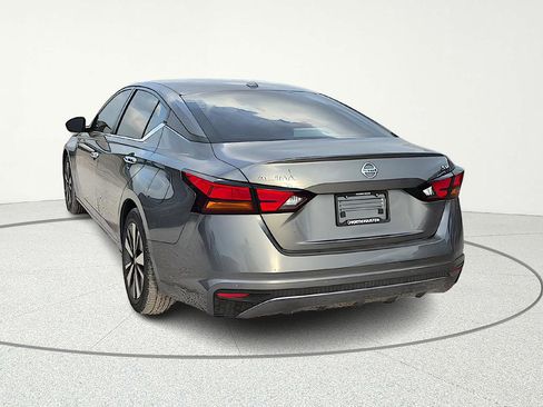 Used 2022 Nissan Altima 2.5 SV FWD image 5