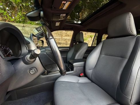 Used 2023 Lexus GX 460 Premium w/ Premium Package AWD/4WD image 15