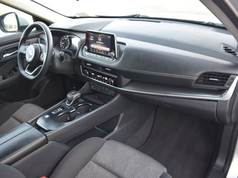 Used 2024 Nissan Rogue SV image 63