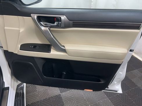 Used 2023 Lexus GX 460 Premium w/ Premium Plus Package image 11