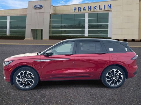 New 2026 Lincoln Nautilus Reserve image 4