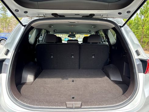 Used 2019 Hyundai Santa Fe SEL image 22