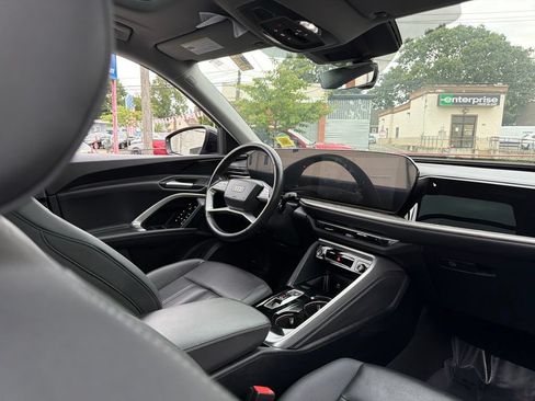 Used 2025 Audi Q5 Premium w/ Convenience Package AWD/4WD image 18