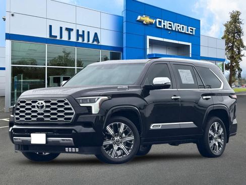 Used 2023 Toyota Sequoia Capstone AWD/4WD image 1
