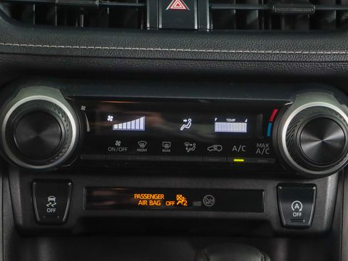 Used 2021 Toyota RAV4 LE image 20