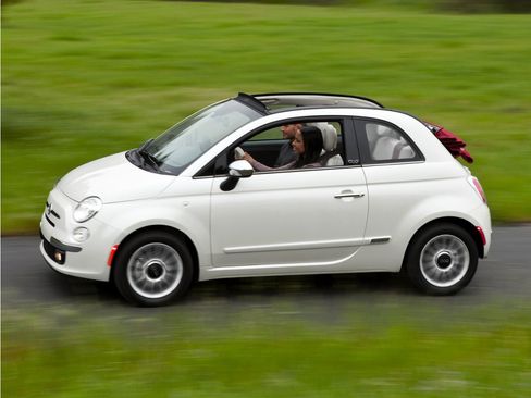 Used 2013 FIAT 500 Lounge w/ Luxury Leather Pkg FWD image 1