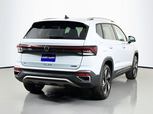New 2026 Volkswagen Taos SE AWD/4WD image 7