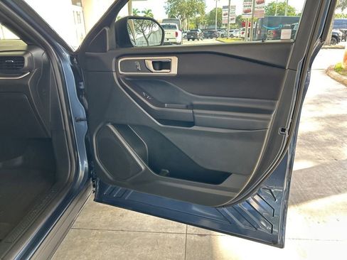 Used 2020 Ford Explorer XLT image 21