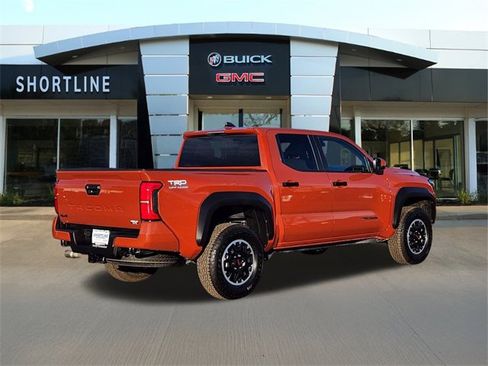 Used 2025 Toyota Tacoma TRD Off-Road image 3