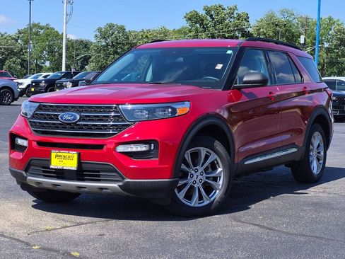 Used 2023 Ford Explorer XLT w/ Equipment Group 202A AWD/4WD image 3
