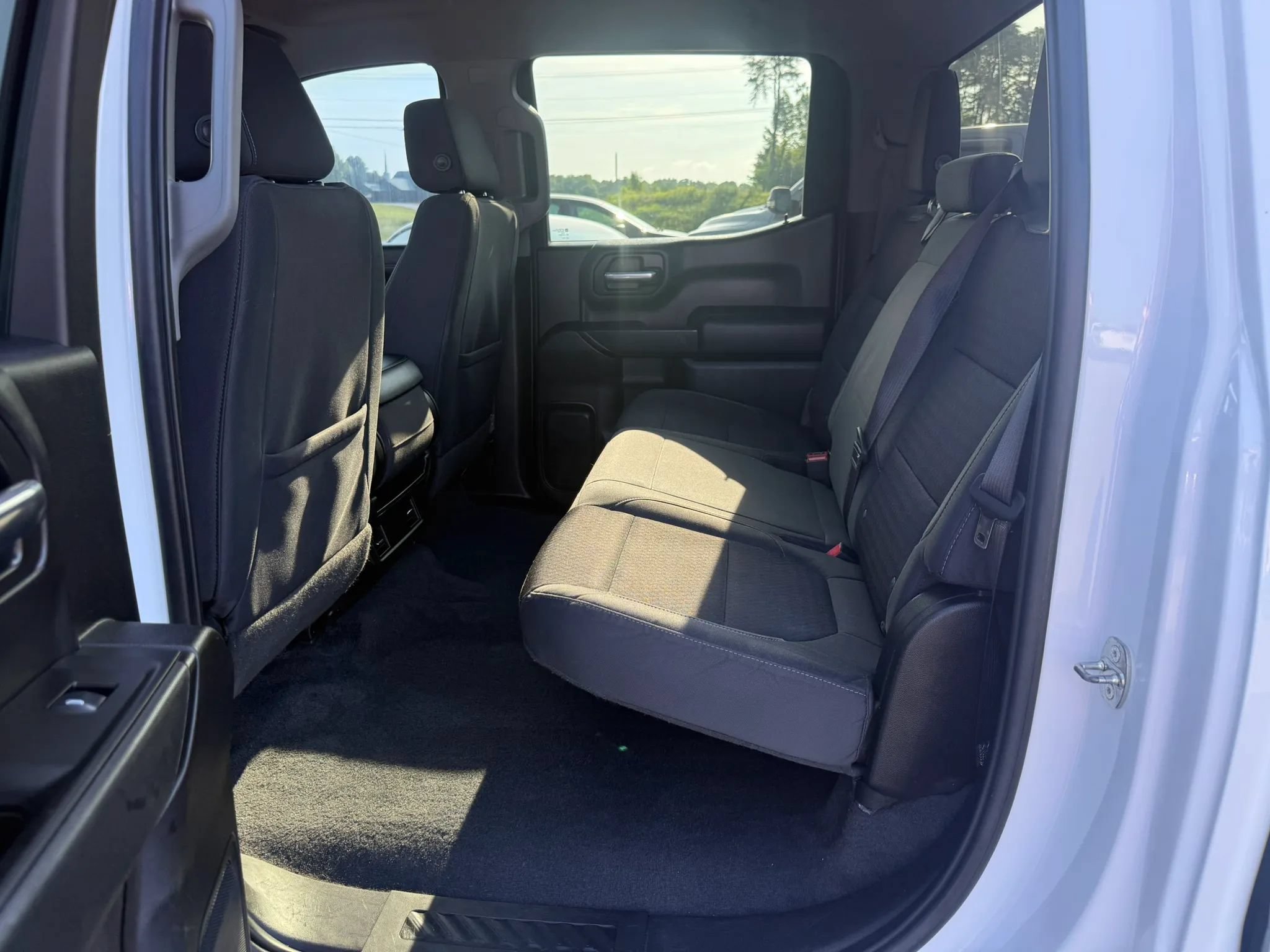 Used 2020 Chevrolet Silverado 1500 LT w/ Z71 Off-Road Package AWD/4WD image 14