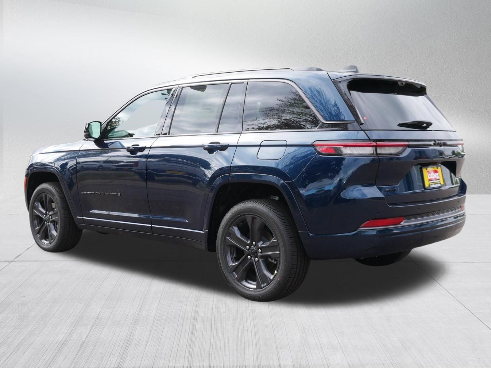 New 2027 Jeep Grand Cherokee Limited AWD/4WD image 5