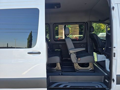 New 2025 Mercedes-Benz Sprinter 2500 image 18