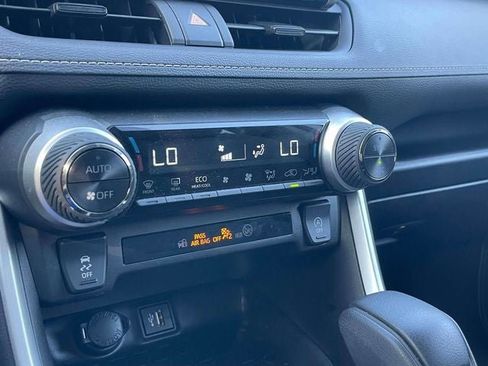 Certified 2025 Toyota RAV4 XLE AWD/4WD image 32
