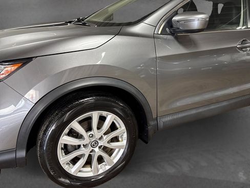 Used 2020 Nissan Rogue Sport SV image 12