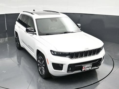 Used 2023 Jeep Grand Cherokee Overland AWD/4WD image 53