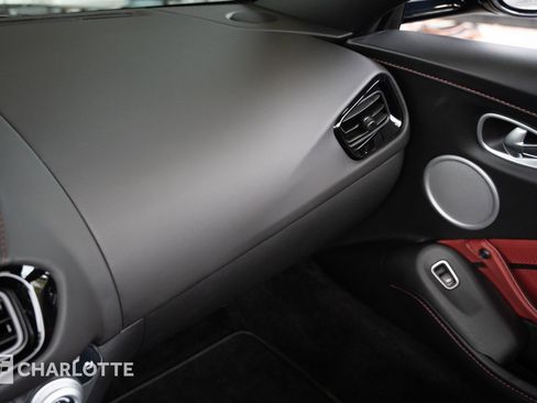 Used 2021 Aston Martin V8 Vantage Roadster image 31