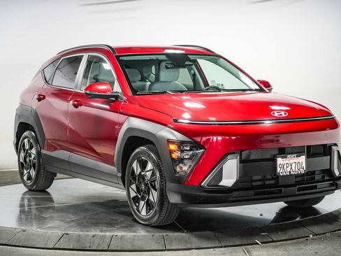 Used 2024 Hyundai Kona SEL w/ Convenience Package FWD image 7