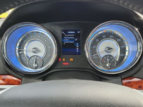 Used 2014 Chrysler 300 RWD image 25
