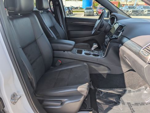 Used 2021 Jeep Grand Cherokee Laredo X AWD/4WD image 11