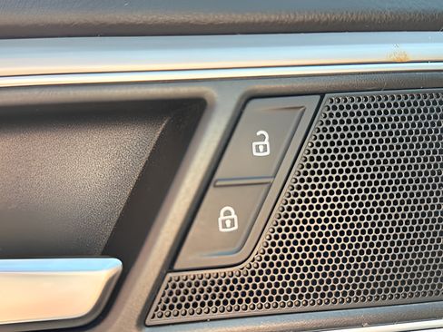 Used 2019 Volkswagen Atlas SEL R-Line AWD/4WD image 16