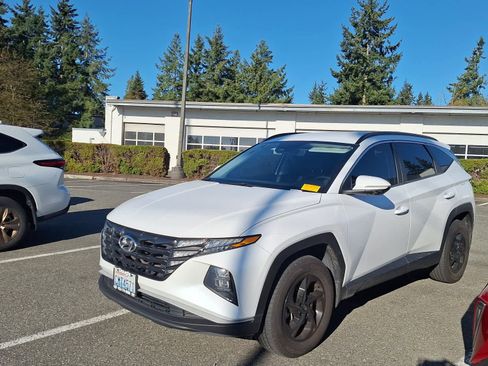 Used 2022 Hyundai Tucson SEL w/ Cargo Package image 2