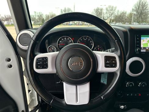 Used 2018 Jeep Wrangler Unlimited Sahara w/ Dual Top Group AWD/4WD image 16