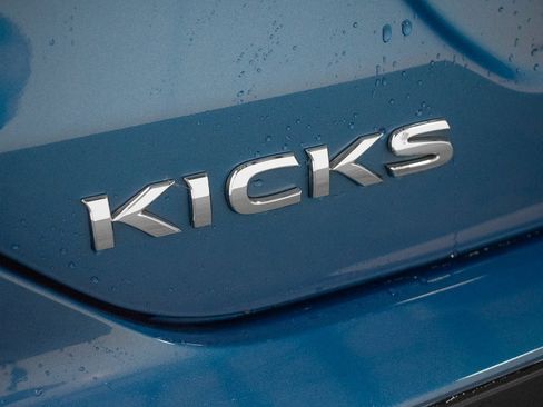 Used 2023 Nissan Kicks SV image 10