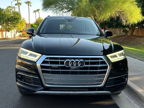Used 2019 Audi Q5 Prestige w/ Prestige Package image 3
