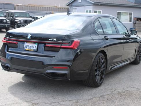 Used 2022 BMW 750i xDrive w/ M Sport Package AWD/4WD image 5