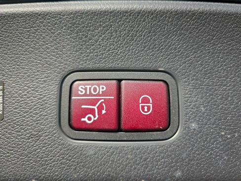 Certified 2024 Mercedes-Benz GLC 300 4MATIC w/ AMG Line image 16