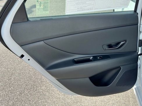 Used 2025 Hyundai Elantra Sport image 16