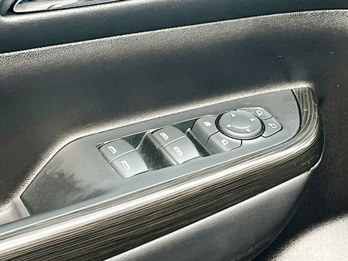 Used 2023 GMC Acadia SLT w/ Preferred Package AWD/4WD image 18