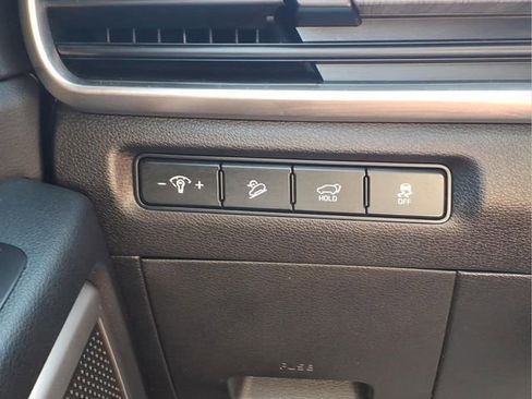 Used 2024 Kia Telluride EX w/ EX Captain's Chair Package FWD image 15
