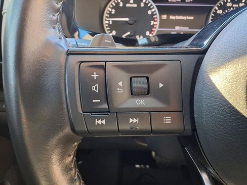 Used 2022 Nissan Pathfinder SV image 15