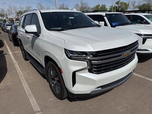 Used 2021 Chevrolet Tahoe LT w/ Luxury Package image 2