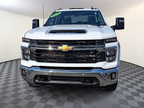 Used 2025 Chevrolet Silverado 2500 LT w/ Safety Package AWD/4WD image 2